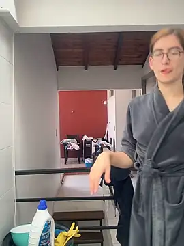 rousseblossom online show from April 26, 1:42 pm