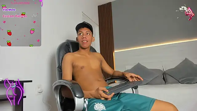 Snapshot of Brunette__boy chatting on November 30, 6:45 pm Brunette boy online show from November 30, 6:45 pm