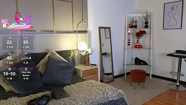 Lina Montclair online show from March 26, 7:30 pm