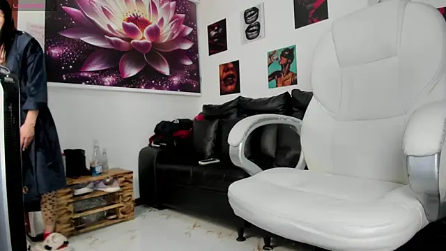 lycoris 19 online show from October 21, 9:04 pm