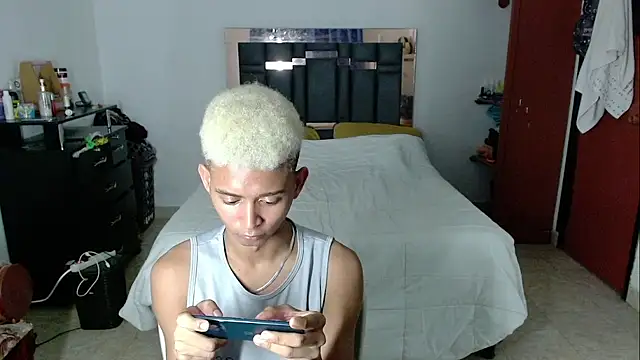 Snapshot of Raam_Star chatting on February 17, 12:34 pm Raam Star online show from February 17, 12:34 pm