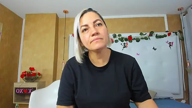 Heidy milf online show from February 22, 4:05 pm