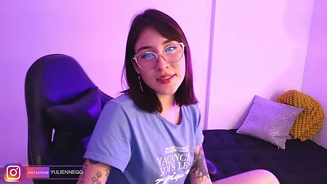 Yulienneg online show from November 19, 2:44 am