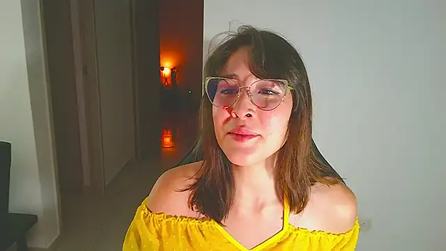 Yulienneg online show from April 14, 12:49 am