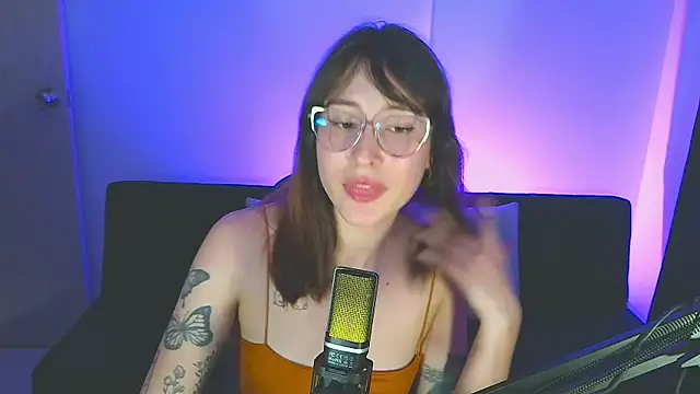 Snapshot of Yulienneg chatting on May 23, 1:55 am Yulienneg online show from May 23, 1:55 am