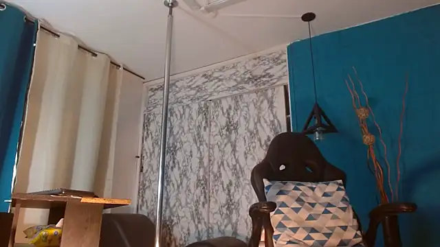 Snapshot of hanna_mooreee chatting on November 14, 7:01 pm hanna mooreee online show from November 14, 7:01 pm