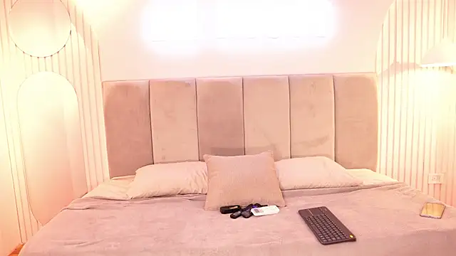 pinkloly online show from October 2, 6:26 pm