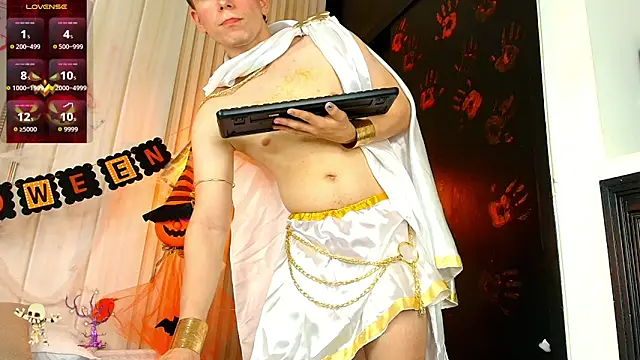 TaylerWhite online show from November 1, 12:40 pm