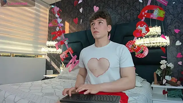 TaylerWhite online show from February 14, 12:24 pm