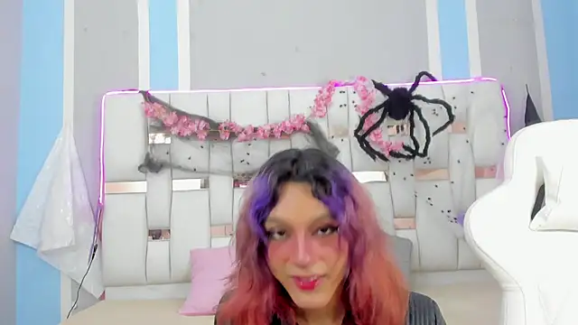 Snapshot of MilkWhore1 chatting on October 27, 8:24 pm MilkWhore1 online show from October 27, 8:24 pm