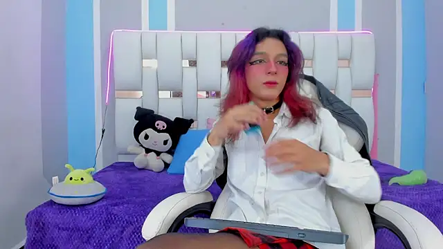 Snapshot of MilkWhore1 chatting on November 5, 7:25 pm MilkWhore1 online show from November 5, 7:25 pm