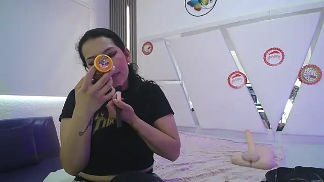 Snapshot of Mia_garcia28 chatting on December 3, 7:23 pm Mia garcia28 online show from December 3, 7:23 pm