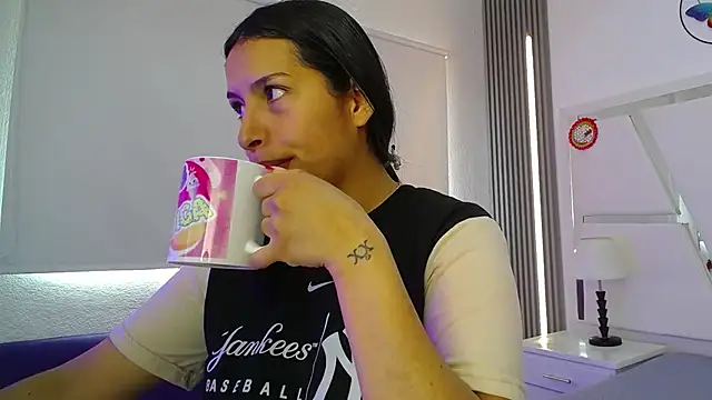 Snapshot of Mia_garcia28 chatting on December 16, 3:39 pm Mia garcia28 online show from December 16, 3:39 pm