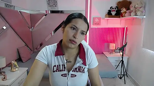 Snapshot of Mia_garcia28 chatting on June 4, 1:39 pm Mia garcia28 online show from June 4, 1:39 pm