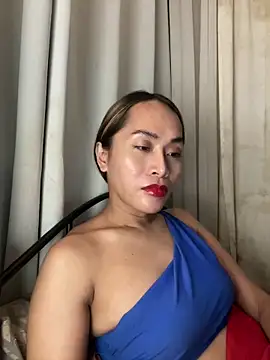 Snapshot of RomanticPearlTS chatting on March 9, 3:43 am RomanticPearlTS online show from March 9, 3:43 am