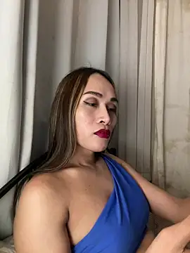 Snapshot of RomanticPearlTS chatting on March 23, 2:43 pm RomanticPearlTS online show from March 23, 2:43 pm