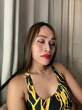 Snapshot of RomanticPearlTS chatting on March 25, 1:11 am RomanticPearlTS online show from March 25, 1:11 am