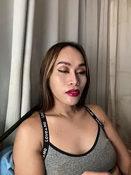 Snapshot of RomanticPearlTS chatting on March 26, 1:44 am RomanticPearlTS online show from March 26, 1:44 am