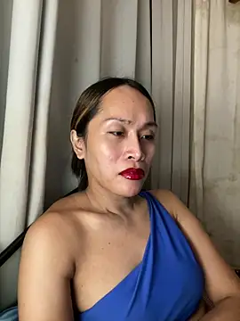 Snapshot of RomanticPearlTS chatting on April 1, 1:41 pm RomanticPearlTS online show from April 1, 1:41 pm