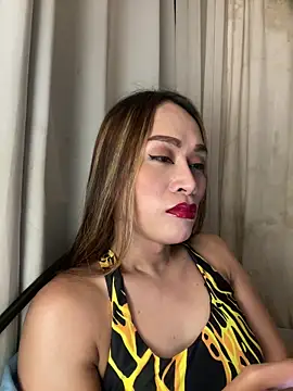 Snapshot of RomanticPearlTS chatting on April 10, 12:38 am RomanticPearlTS online show from April 10, 12:38 am