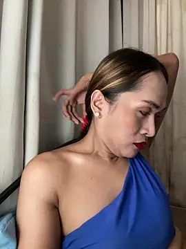 Snapshot of RomanticPearlTS chatting on April 14, 1:44 am RomanticPearlTS online show from April 14, 1:44 am