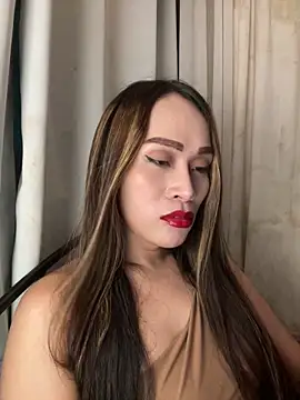 Snapshot of RomanticPearlTS chatting on April 15, 1:56 am RomanticPearlTS online show from April 15, 1:56 am