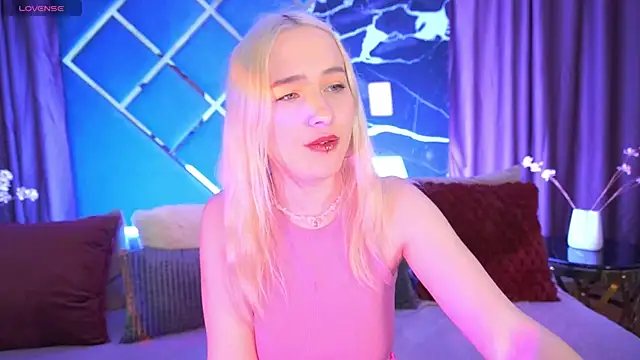 LilElfie online show from February 11, 12:04 am