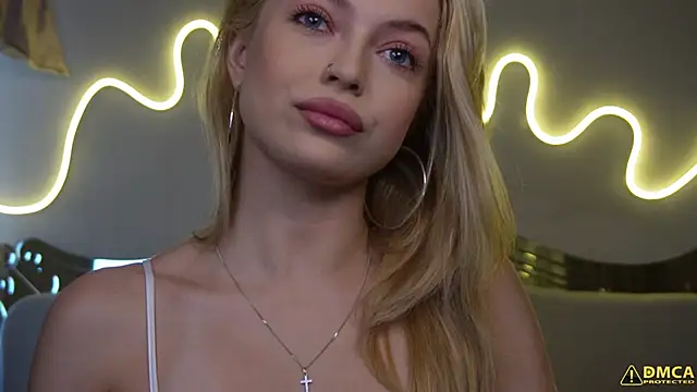 kellypeachcake online show from October 8, 5:05 am