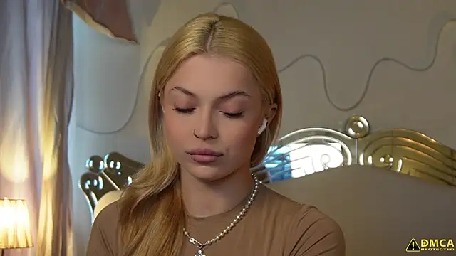 kellypeachcake online show from October 24, 5:37 am