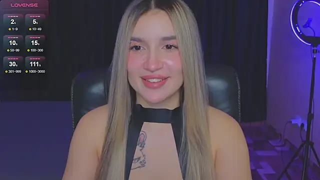 Snapshot of RoxyChill chatting on October 9, 7:12 pm RoxyChill online show from October 9, 7:12 pm