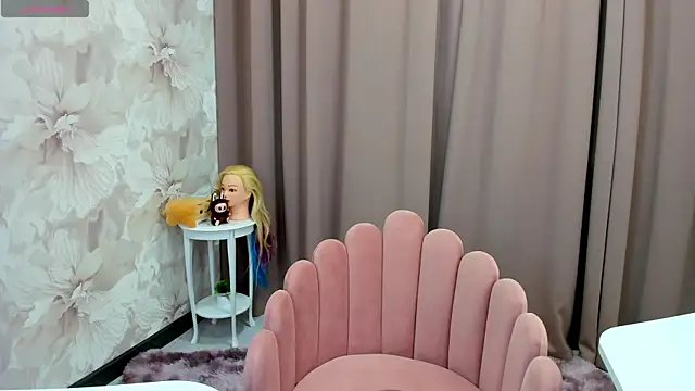 cute luucy online show from October 15, 2:55 am