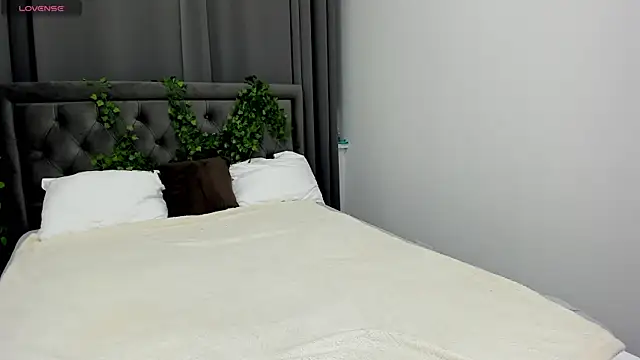 cute luucy online show from November 24, 1:38 am