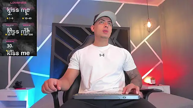 marco garciia  online show from November 23, 3:34 pm