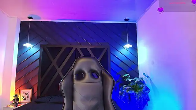 marco garciia  online show from March 10, 11:10 pm
