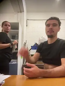 los freaky online show from October 19, 9:10 am