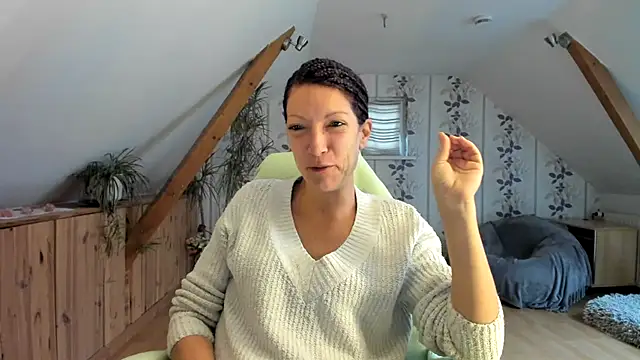 Snapshot of Axunamun chatting on November 18, 8:08 am Axunamun online show from November 18, 8:08 am