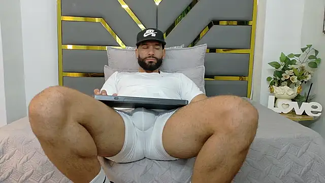 yorbymaxx online show from October 11, 2:26 pm