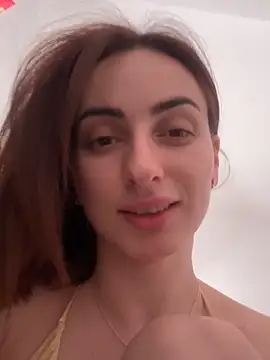 Snapshot of AuraPure chatting on November 17, 7:52 pm AuraPure online show from November 17, 7:52 pm