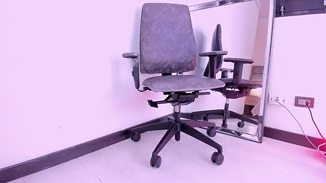 Maia 520 online show from March 26, 6:57 pm