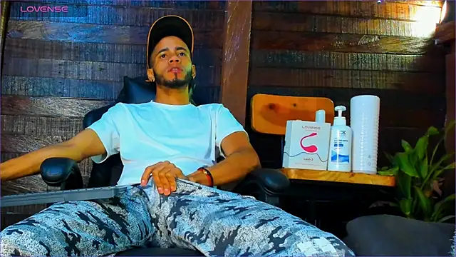 Alex bigcock11  online show from October 29, 11:45 am