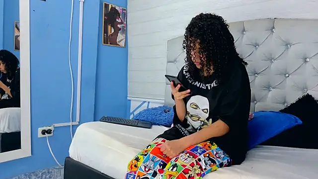 Emily J18 online show from September 12, 5:02 pm