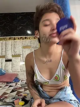 DayanaDG online show from December 15, 8:35 pm