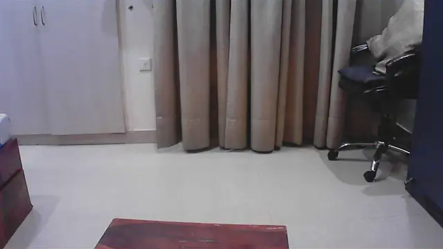 Snapshot of elize__ chatting on November 28, 2:25 am elize online show from November 28, 2:25 am