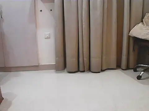 Snapshot of elize__ chatting on December 14, 3:34 am elize online show from December 14, 3:34 am