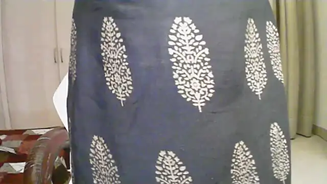 Snapshot of elize__ chatting on January 11, 3:33 am elize online show from January 11, 3:33 am