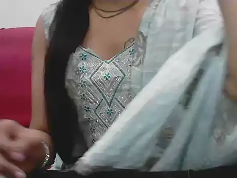Snapshot of elize__ chatting on February 2, 3:27 am elize online show from February 2, 3:27 am