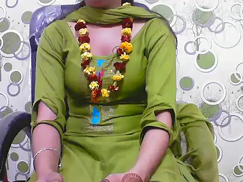 Snapshot of elize__ chatting on February 15, 6:10 am elize online show from February 15, 6:10 am