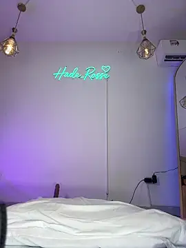 Snapshot of hade_rosse chatting on April 12, 12:54 pm hade rosse online show from April 12, 12:54 pm