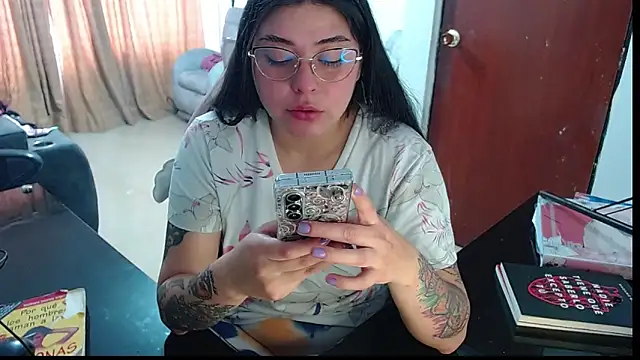 Snapshot of Hanna-11 chatting on October 15, 7:03 pm Hanna-11 online show from October 15, 7:03 pm