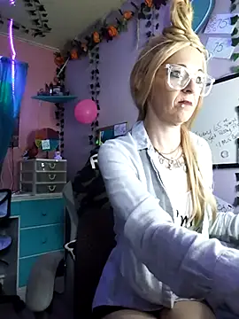 Purple2StayThnxx online show from November 6, 12:28 pm